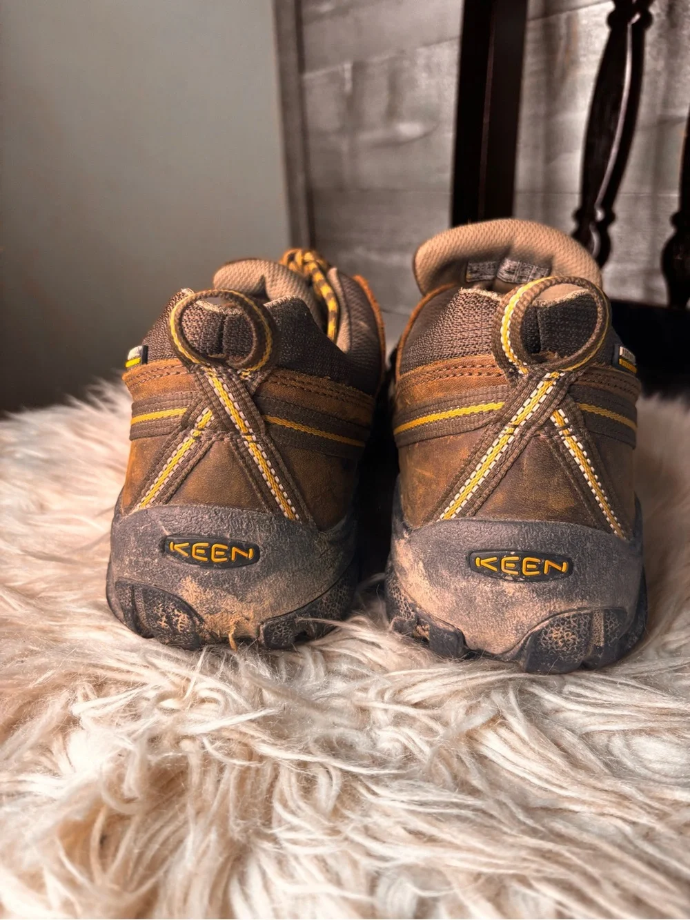 KEEN waterproof Men's Brown Leather Hiking walking lace up Shoes sneakers